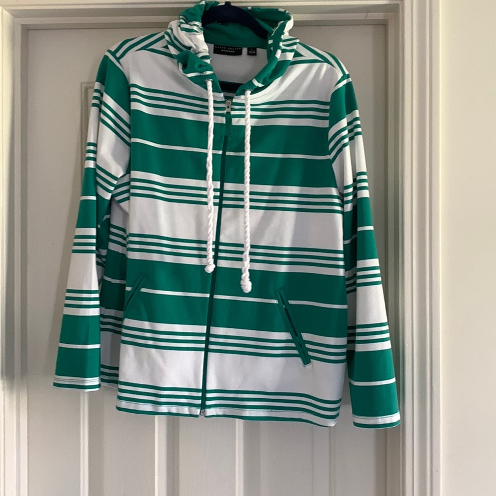 Zip up hoody.